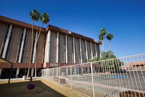 5050 N 19th Ave, Phoenix, AZ à louer - Photo du bâtiment - Image 2 de 31