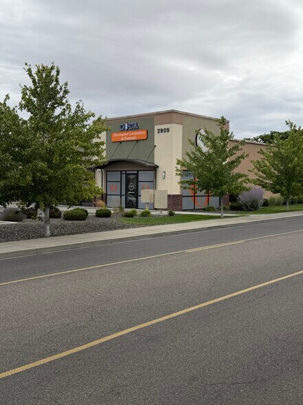 2909 S Quillan St, Kennewick, WA à louer - Photo du bâtiment - Image 2 de 11