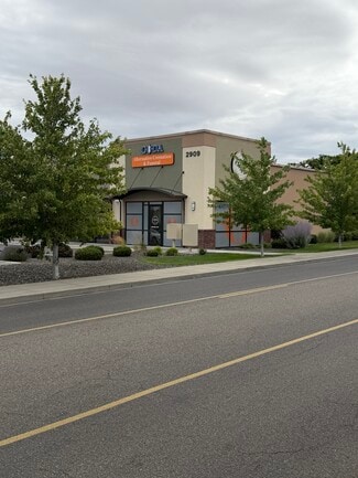 More details for 2909 S Quillan St, Kennewick, WA - Retail for Lease