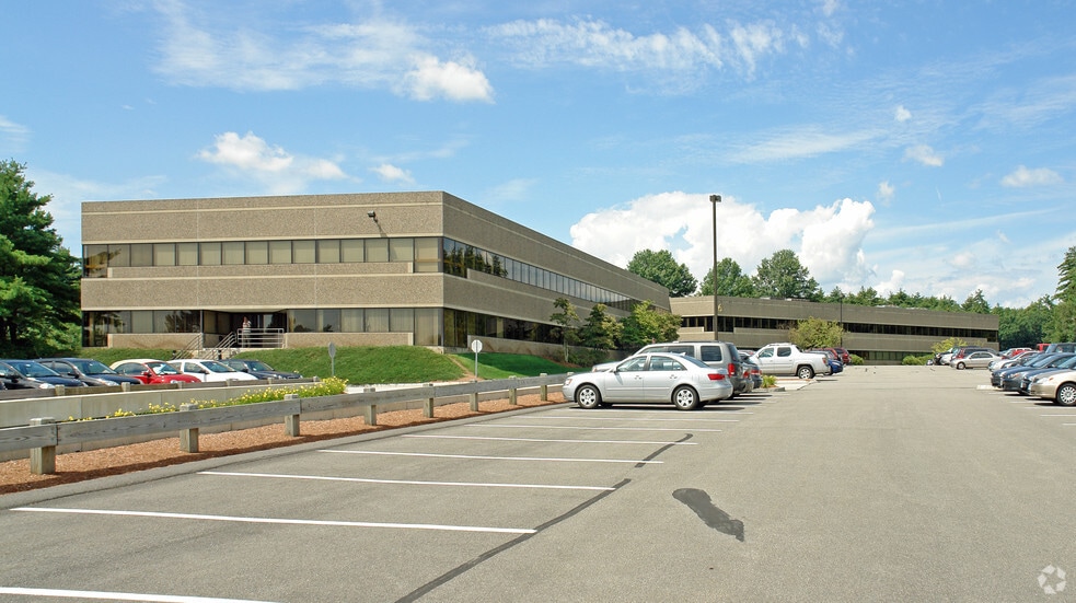 1 Bedford Farms Dr, Bedford, NH for lease - Building Photo - Image 2 of 12