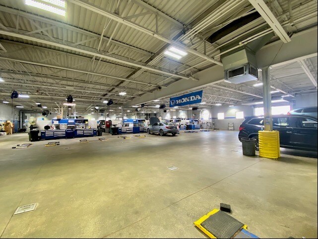 80-110 Evergreen St, Babylon, NY à vendre - Photo intérieure - Image 3 de 4