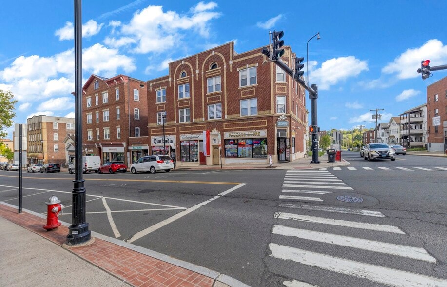 104-112 Broad St, New Britain, CT for sale - Building Photo - Image 1 of 8