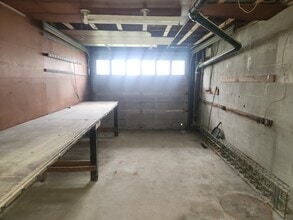 38 Clifton Ave, Ansonia, CT for lease Interior Photo- Image 2 of 12