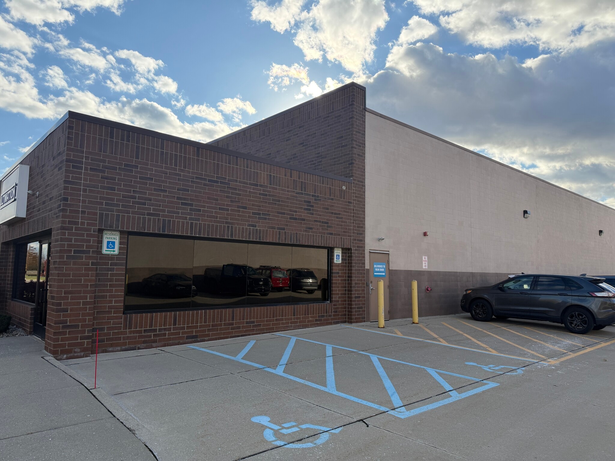 36935 Metro Ct, Sterling Heights, MI for lease Building Photo- Image 1 of 10