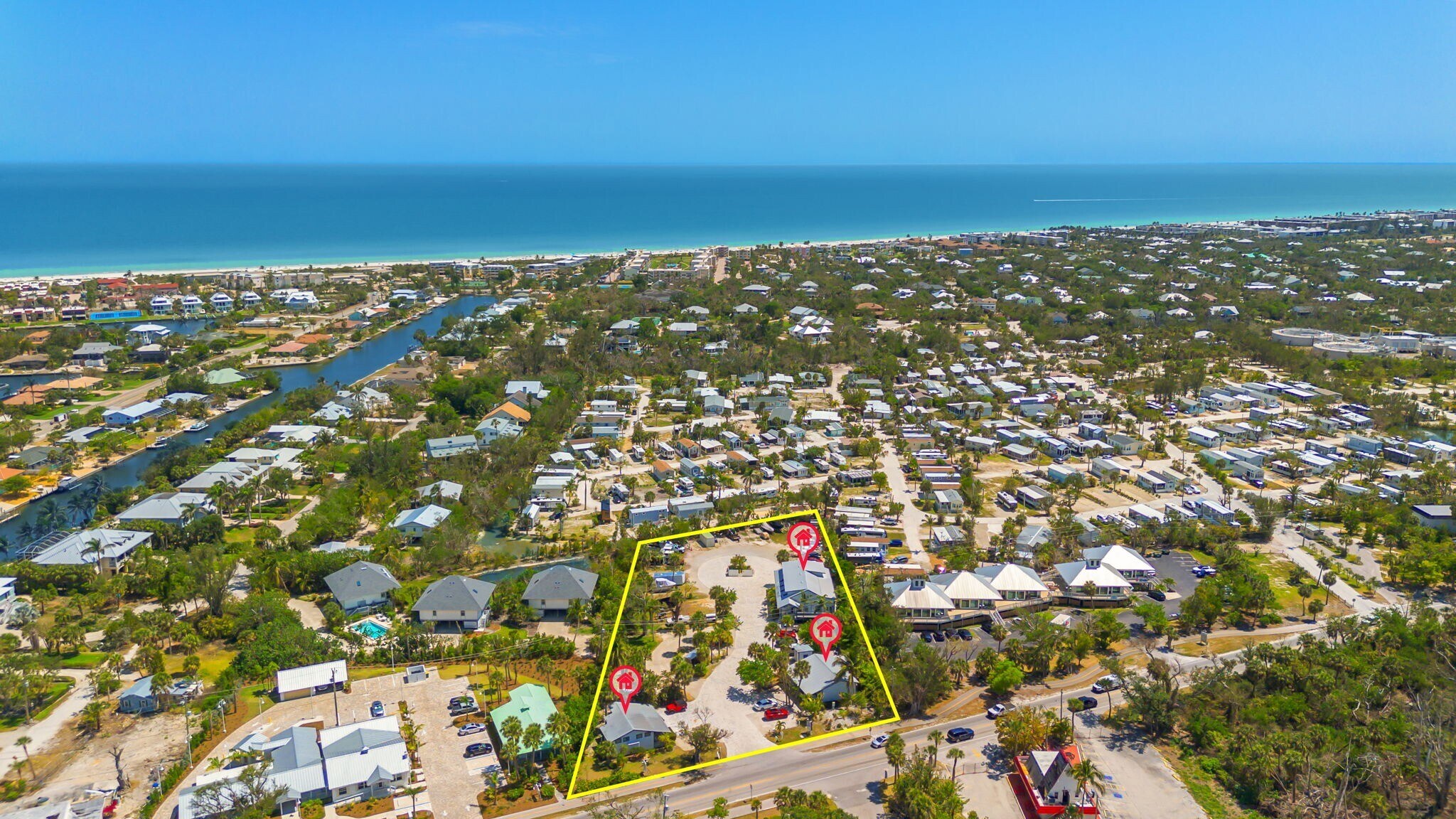 Sanibel Commons portefeuille de 3 propriétés à vendre sur LoopNet.ca Aérien- Image 1 de 32