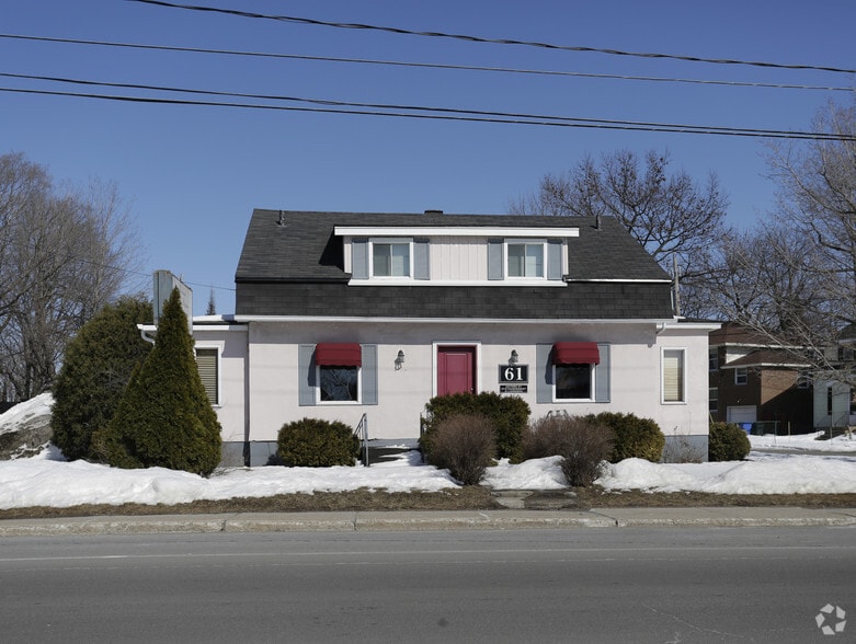 61 Boul Grand, L'Île-Perrot, QC à louer - Photo du bâtiment - Image 2 de 16