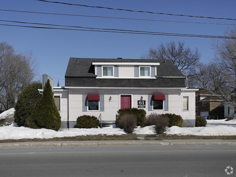 61 Boul Grand, L'Île-Perrot, QC à louer - Photo du bâtiment - Image 2 de 16
