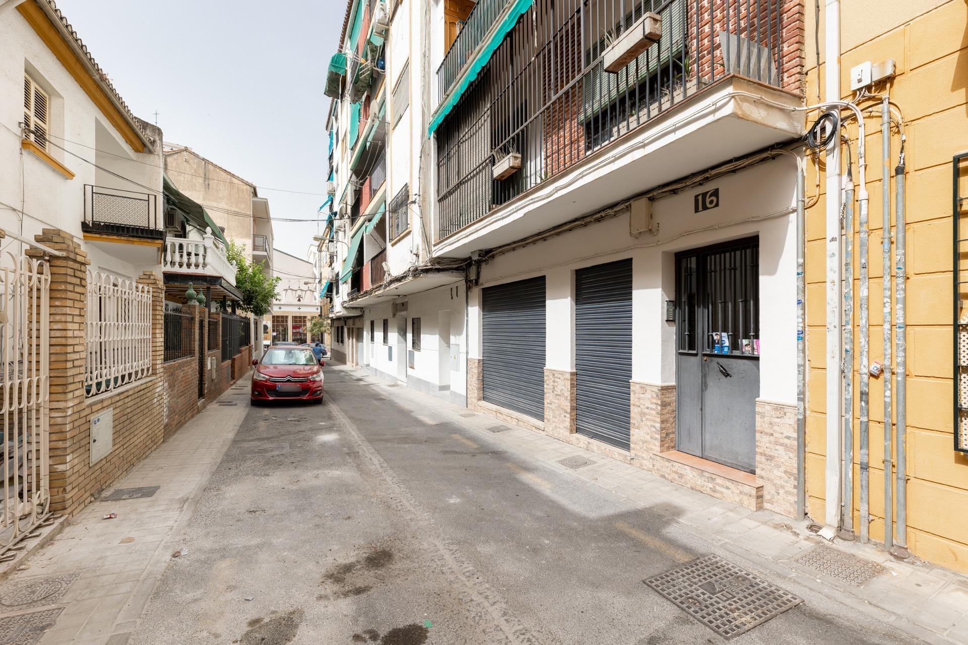 Calle Gras y Granollers, 16, Granada, Granada for sale Building Photo- Image 1 of 16