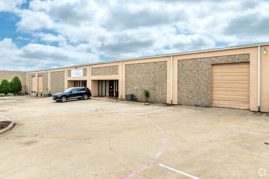 501 Industrial Dr, Richardson, TX à louer - Photo principale - Image 2 de 22