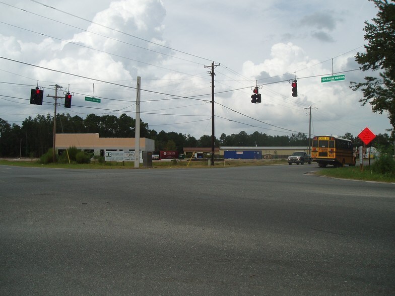 1211 SW Bascom Norris Dr, Lake City, FL à vendre - Photo du bâtiment - Image 3 de 3