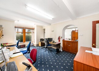 Plus de détails pour 201 Penistone Road, Kirkburton - Bureau à vendre