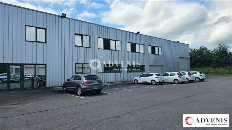 Office in Roncq for lease - Building Photo - Image 1 of 5