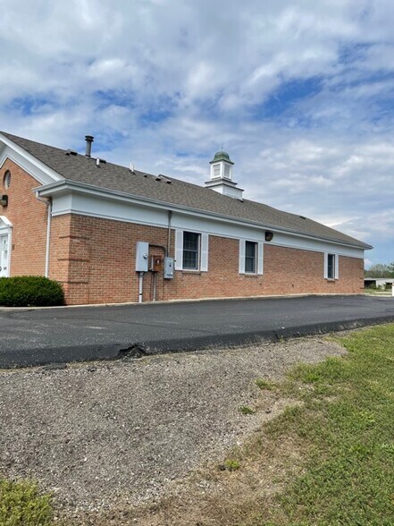 2555 Creekwood Ct, Springfield, OH à vendre - Photo du bâtiment - Image 3 de 8