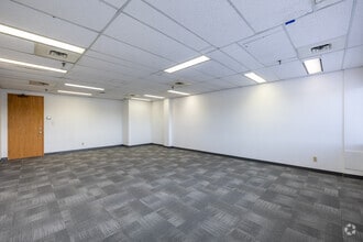 5401 Temple Dr NE, Calgary, AB for lease Interior Photo- Image 2 of 3