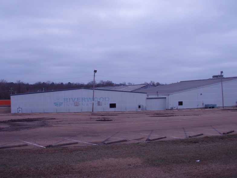 1021 Clinton Industrial Park Rd, Clinton, MS for lease - Building Photo - Image 3 of 19