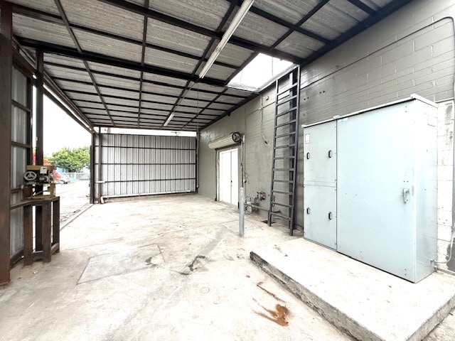 8470 S Central Ave, Los Angeles, CA for sale - Building Photo - Image 2 of 11