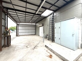 Plus de détails pour 8470 S Central Ave, Los Angeles, CA - Commerce de détail à vendre