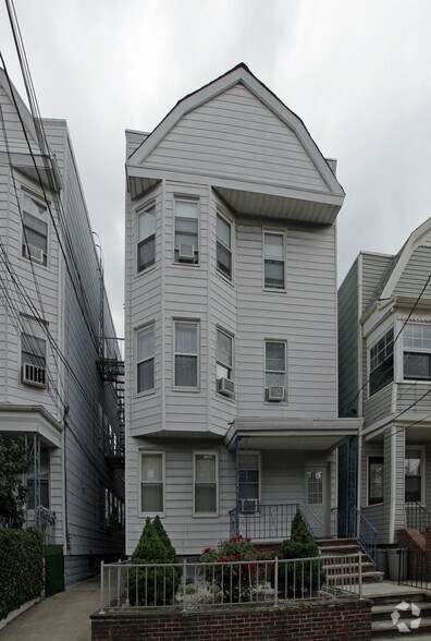 35 E 26th St, Bayonne, NJ à vendre - Photo principale - Image 1 de 49
