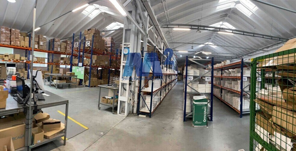 Industriel dans San Fernando de Henares, Madrid à vendre - Photo du bâtiment - Image 2 de 9