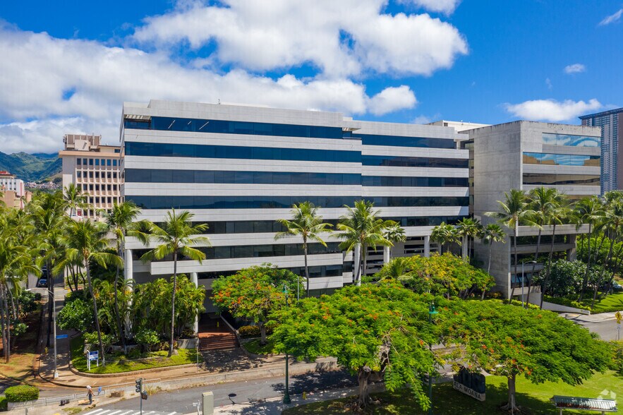707 Richards St, Honolulu, HI à vendre - Photo du bâtiment - Image 2 de 9