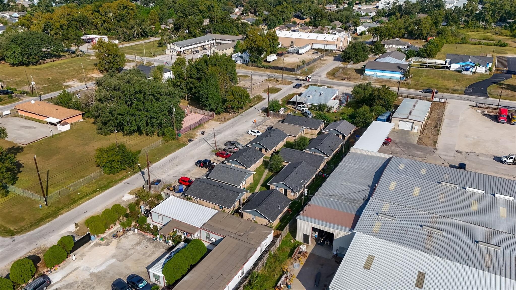 8814 Manus St, Houston, TX for sale Primary Photo- Image 1 of 71