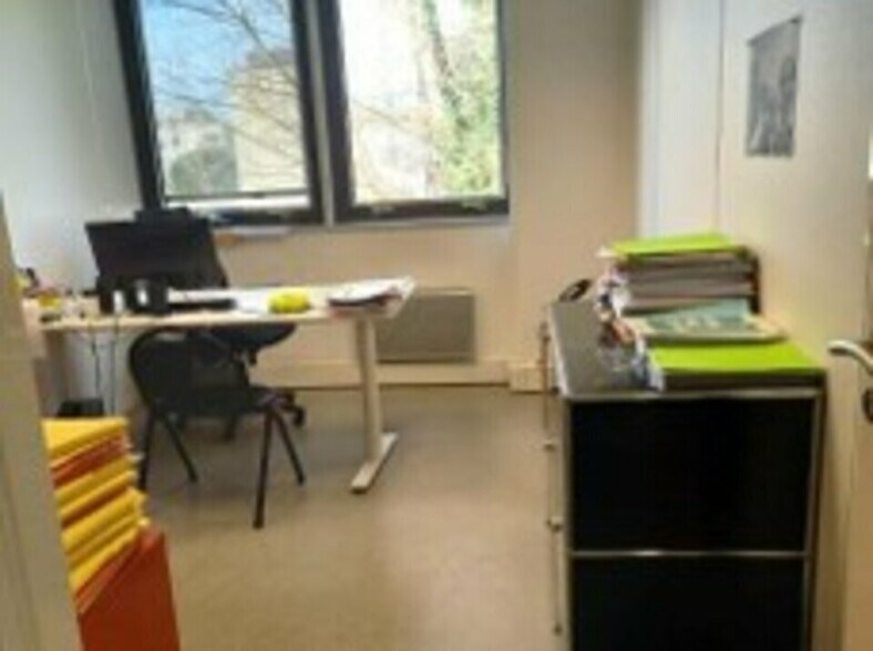 Office in Bruges for lease - Interior Photo - Image 2 of 3
