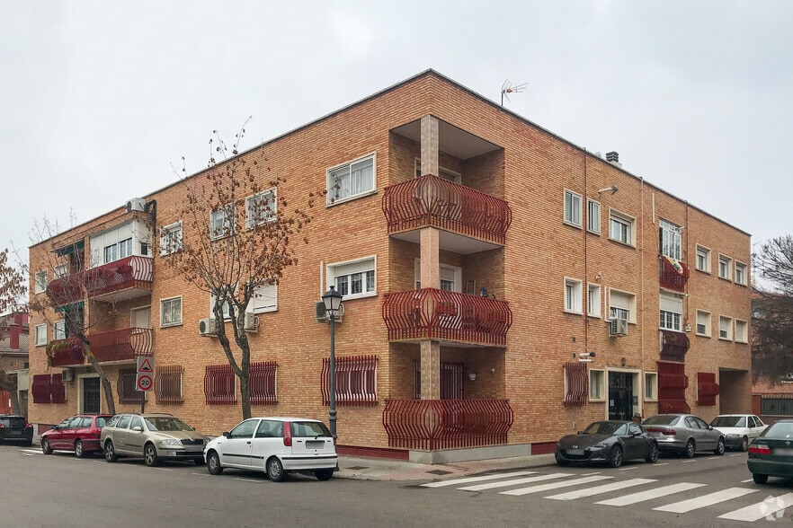 Immeuble residentiel dans Villaviciosa de Odón, Madrid à vendre - Photo principale - Image 1 de 2