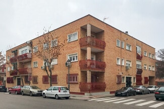 Plus de détails pour Multi-résidentiel à vendre