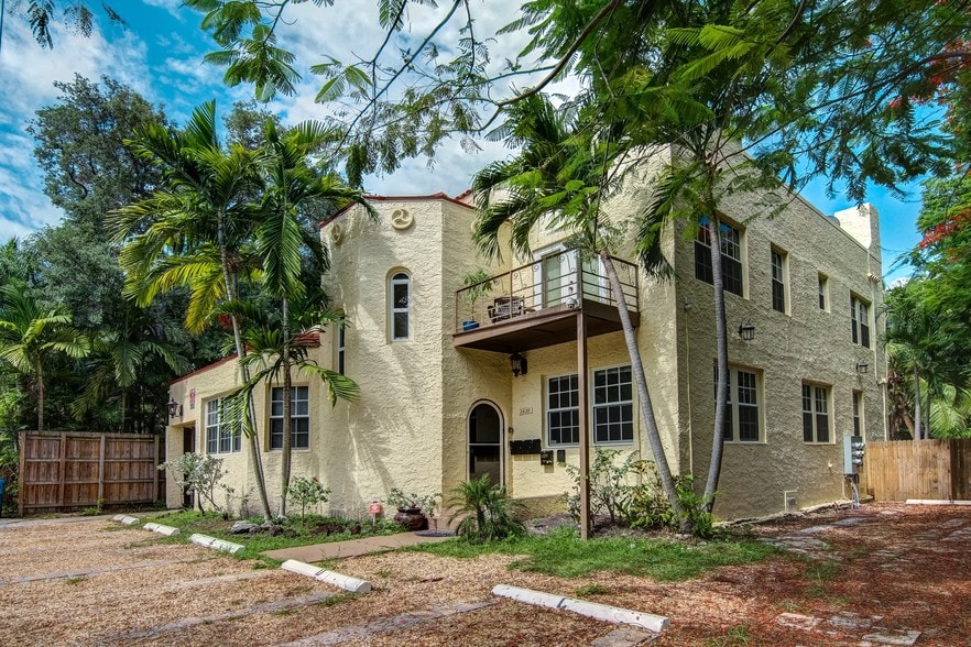 2630 Natoma St, Coconut Grove, FL à vendre - Photo du bâtiment - Image 3 de 66