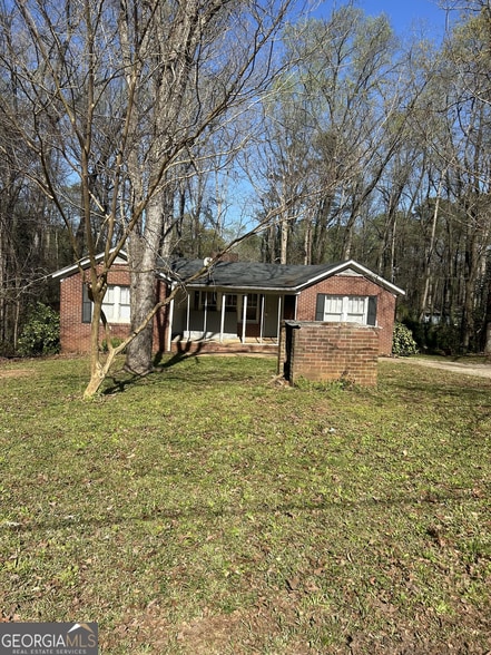 390 Charlotte Blvd, Stockbridge, GA for sale - Primary Photo - Image 1 of 1