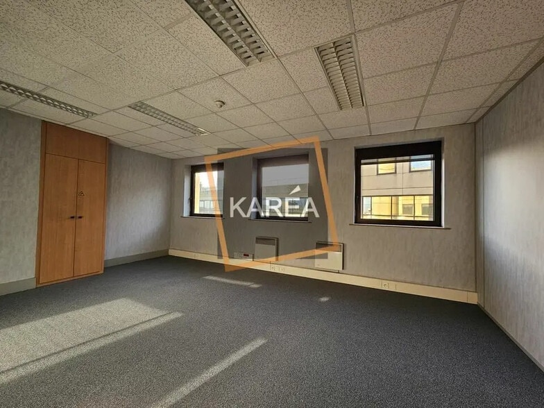 Office in Lognes for lease - Interior Photo - Image 3 of 5