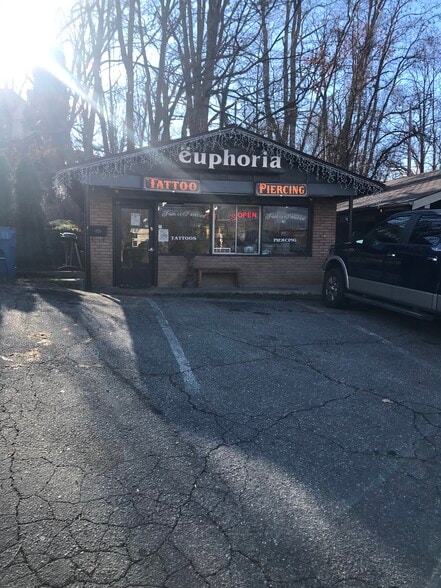 163 Depot St, Waynesville, NC à vendre - Photo du bâtiment - Image 3 de 6