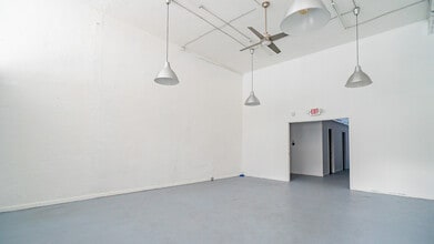 101-119 NE 54th St, Miami, FL for lease Interior Photo- Image 1 of 3