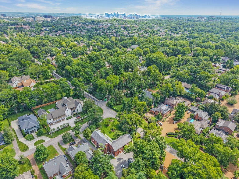 701 Bowling Ave, Nashville, TN à vendre - Photo du bâtiment - Image 3 de 21