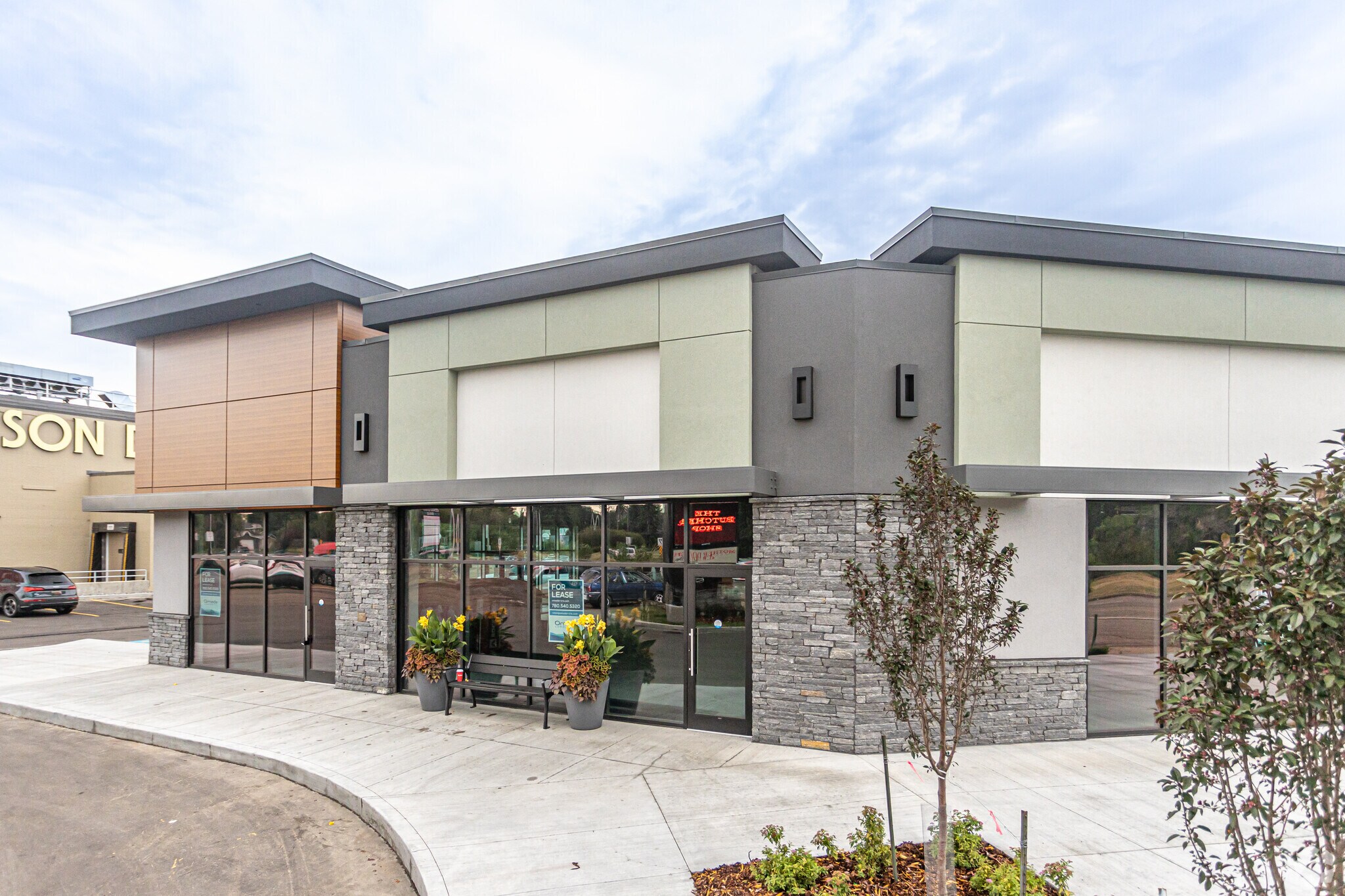 10704 142 St NW, Edmonton, AB à vendre Photo principale- Image 1 de 1