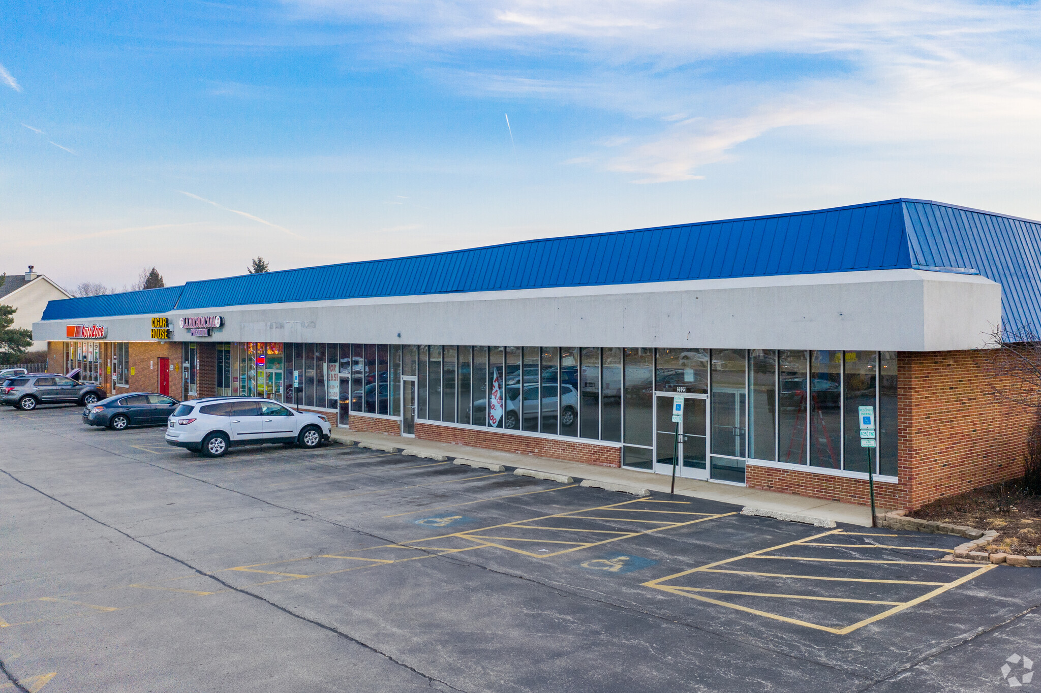 2211-2223 Algonquin Rd, Rolling Meadows, IL for lease Building Photo- Image 1 of 7