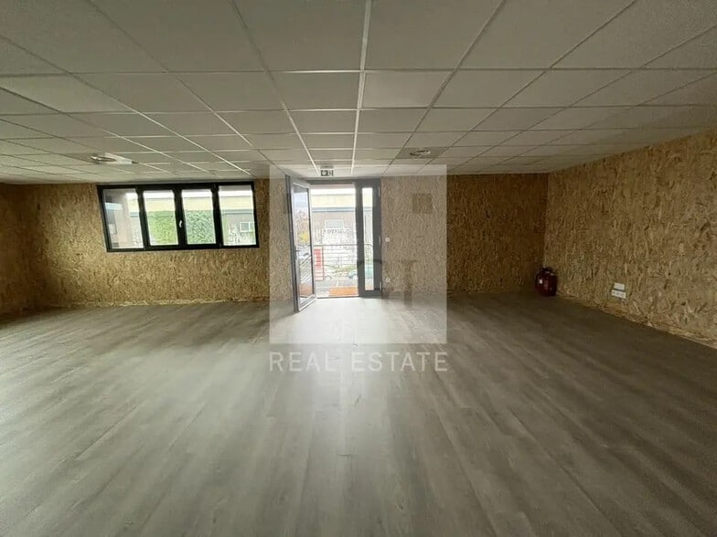 Bureau dans Saint-Bonnet-de-Mure à louer - Photo intérieure - Image 3 de 6