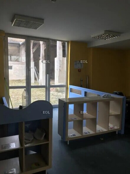 Bureau dans Chennevières-lès-Louvres à louer - Photo intérieure - Image 1 de 3