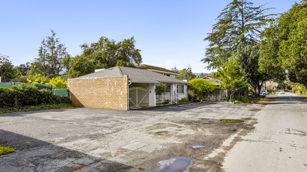 982 Dolores Ave, Los Altos, CA à vendre - Photo du b timent - Image 3 de 8