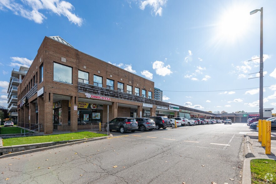 6201-6257 Bathurst St, Toronto, ON à vendre - Photo principale - Image 1 de 1
