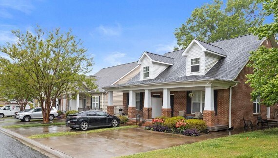 108-110 Tiger Paw Ct, Spartanburg, SC for sale - Primary Photo - Image 1 of 8