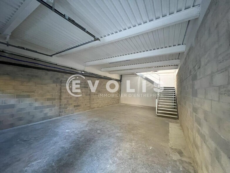 Flex dans Neuilly Plaisance à louer - Photo du bâtiment - Image 3 de 14