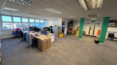 7 Western Rd, Romford for lease Interior Photo- Image 2 of 6