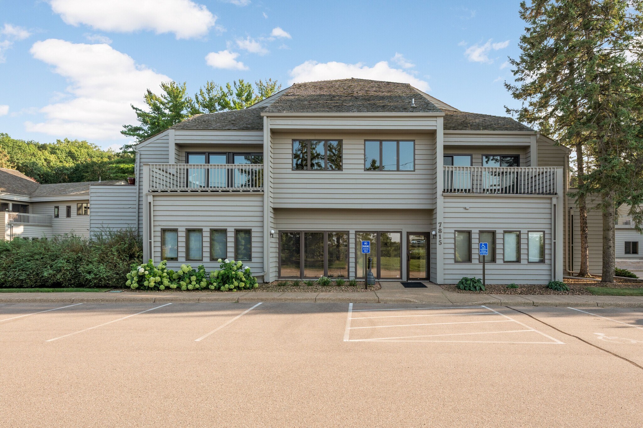 7815 Telegraph Rd, Bloomington, MN à vendre Photo du bâtiment- Image 1 de 25