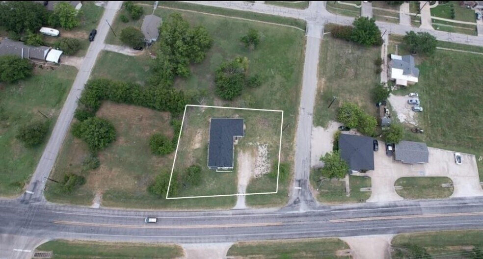 802 E Broad St, Forney, TX à louer - Photo du bâtiment - Image 2 de 9