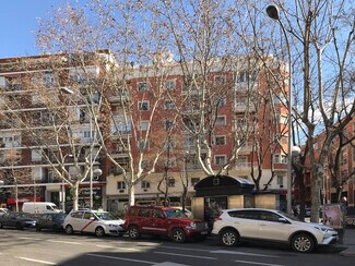 Plus de détails pour Multi-résidentiel à vendre