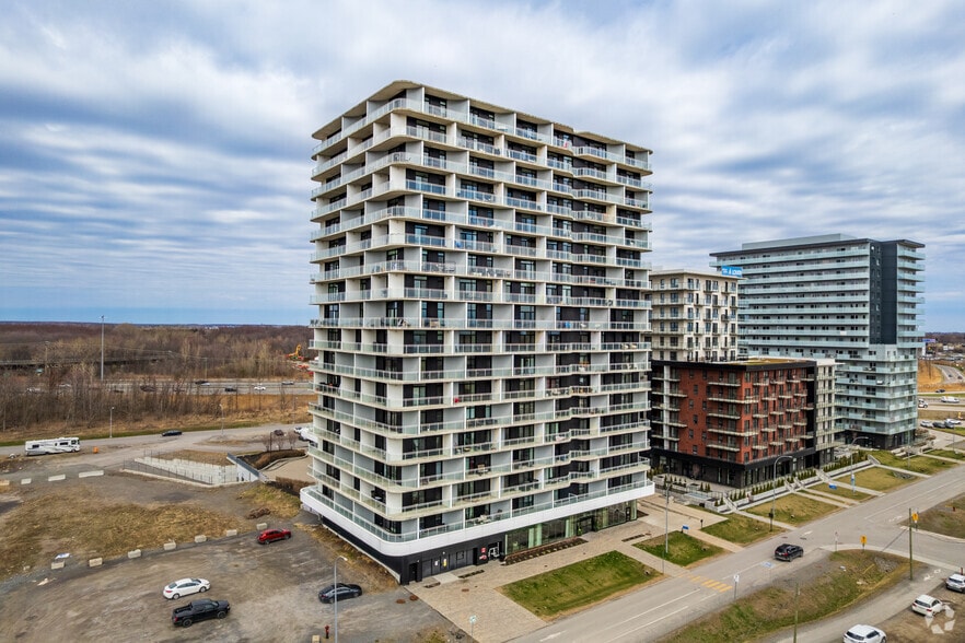1220 Av De La Croisee, Terrebonne, QC à louer - Photo du bâtiment - Image 3 de 4