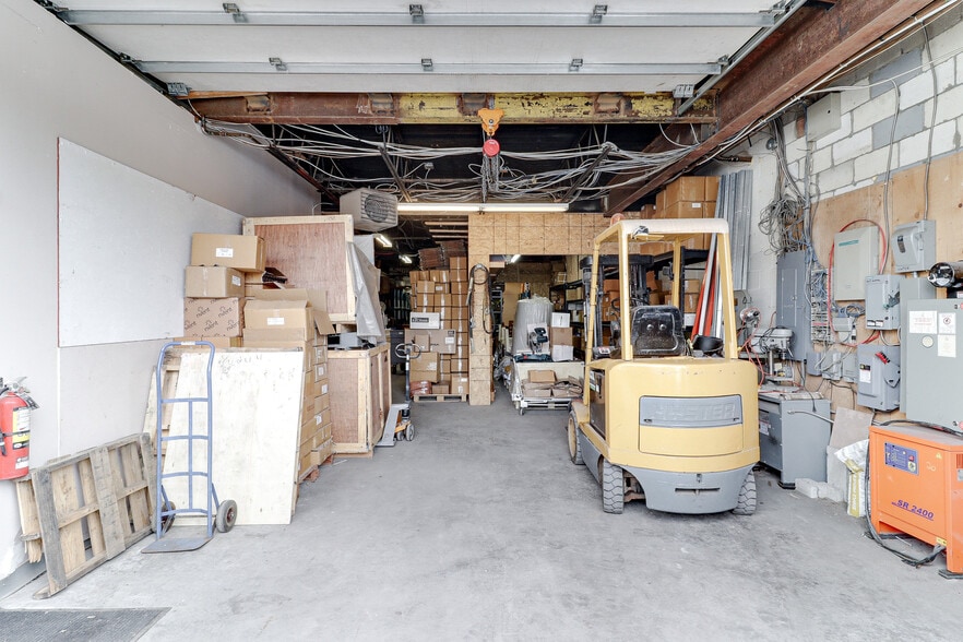 10021 Av De London, Montréal, QC à vendre - Photo du bâtiment - Image 3 de 22