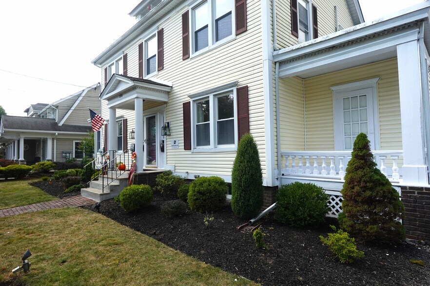 235 Everett Ave, Wyckoff, NJ à vendre - Photo du bâtiment - Image 2 de 21