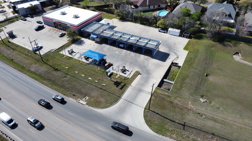 15610 Ranch Road 620 N, Austin, TX à vendre - Photo du bâtiment - Image 2 de 21